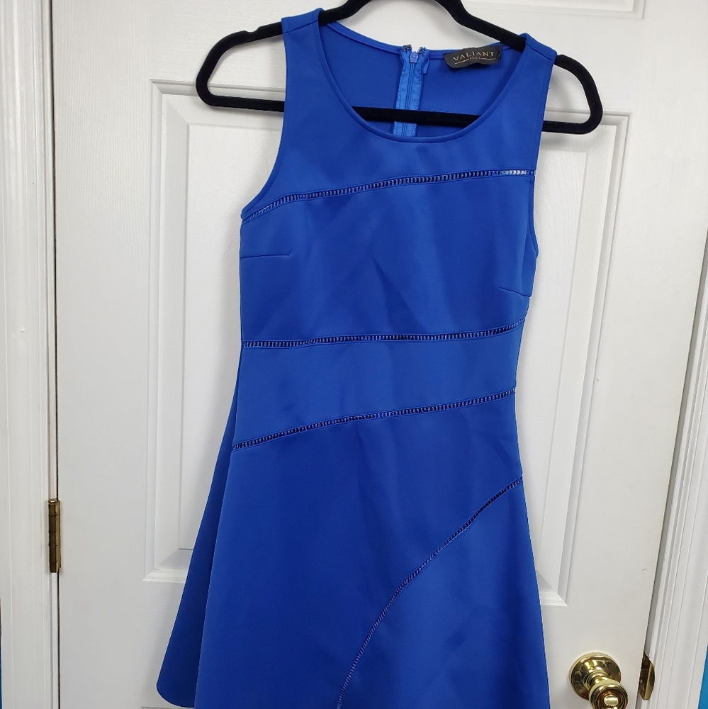 Valiant Paris Dress Size Medium